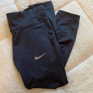 Nike cropped leggings